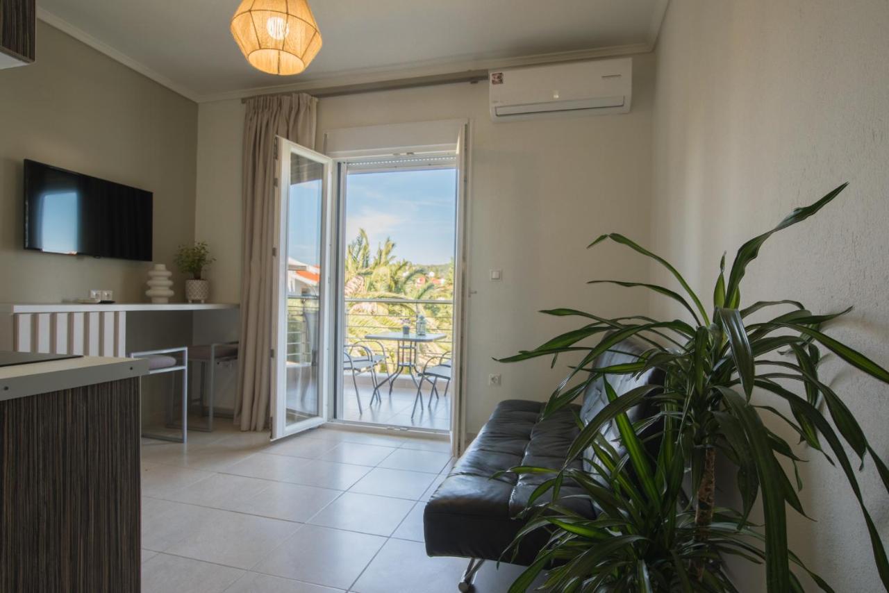 Vertigo Seaside Apartments Nikiti  Exterior photo