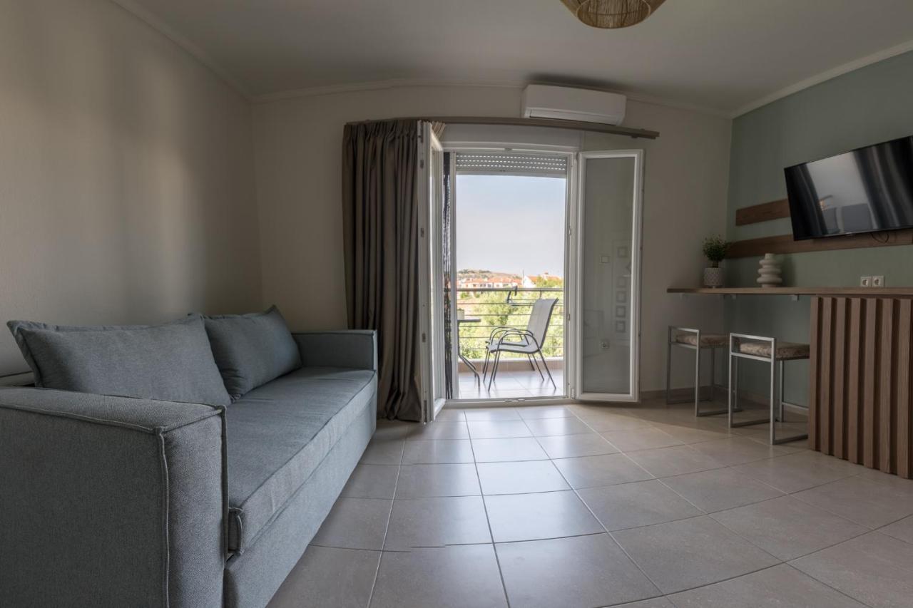 Vertigo Seaside Apartments Nikiti  Exterior photo